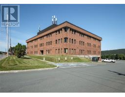 Unit 403 - 136 Crosbie Road thumbnail 3