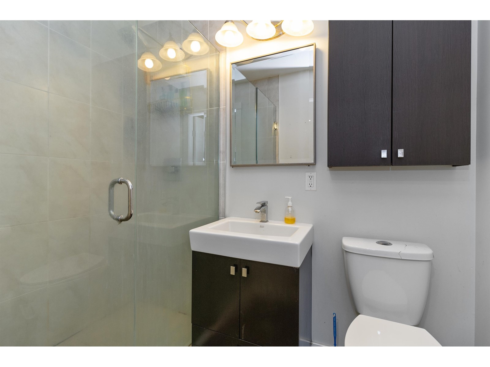 2277 RAINIER STREET, Abbotsford real estate listing R2911472