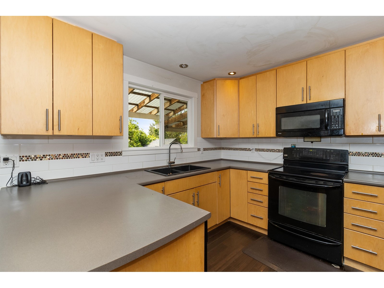 2277 RAINIER STREET, Abbotsford real estate listing R2911472