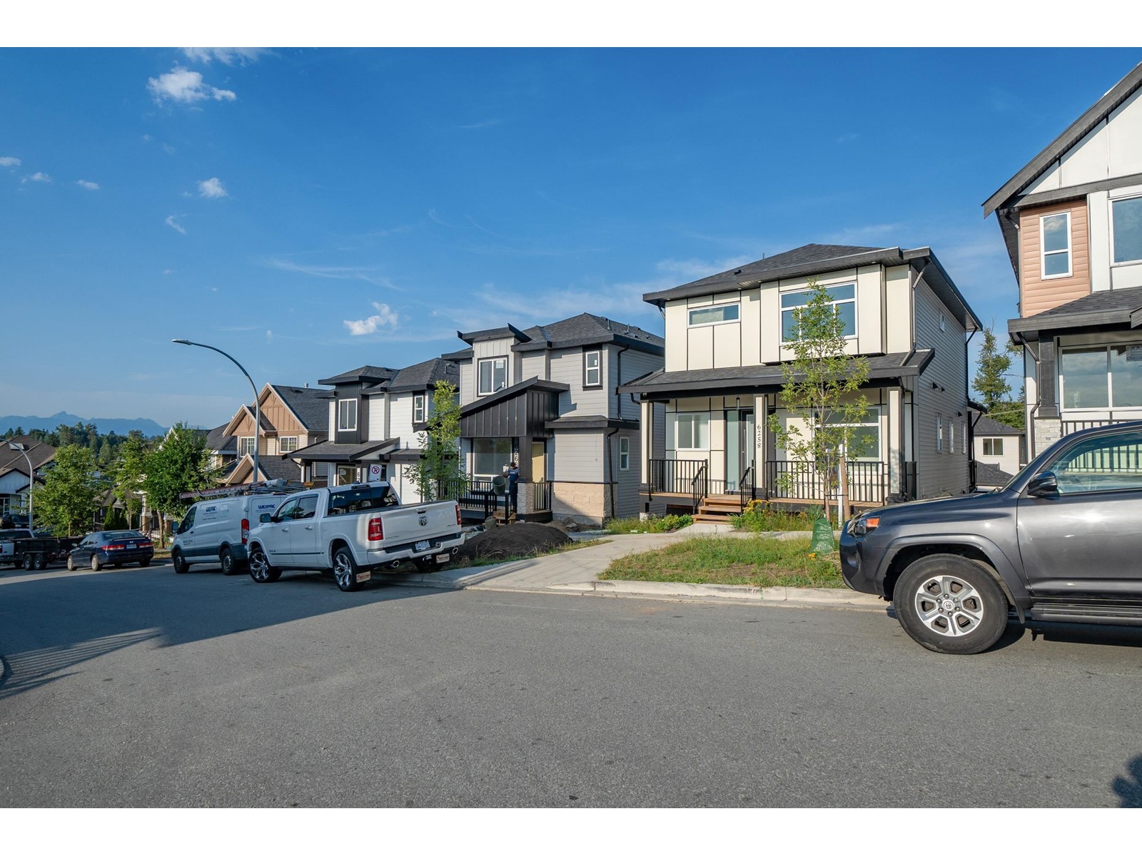 Photo 2 of 6258 147 B Street, Surrey BC