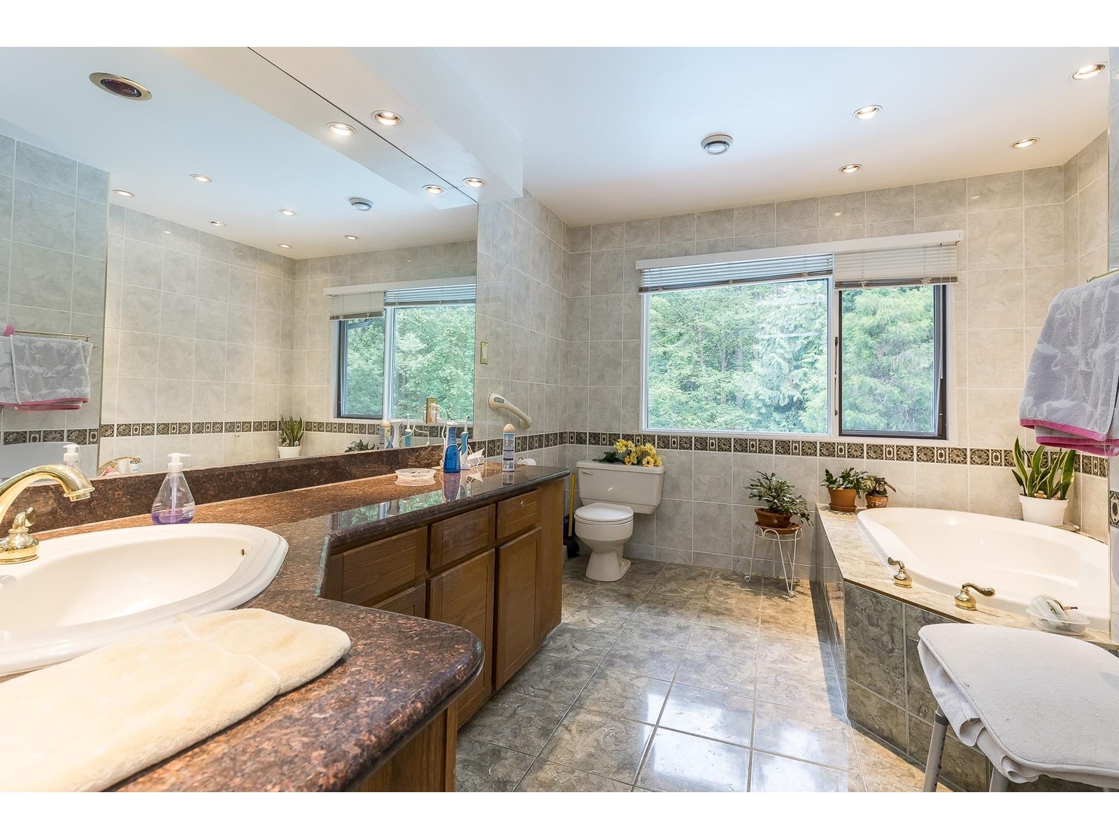 20244 27 AVENUE, Langley real estate listing R2911940