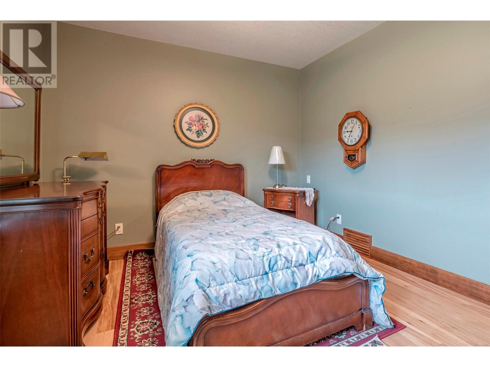 7800 Howe Drive, Coldstream