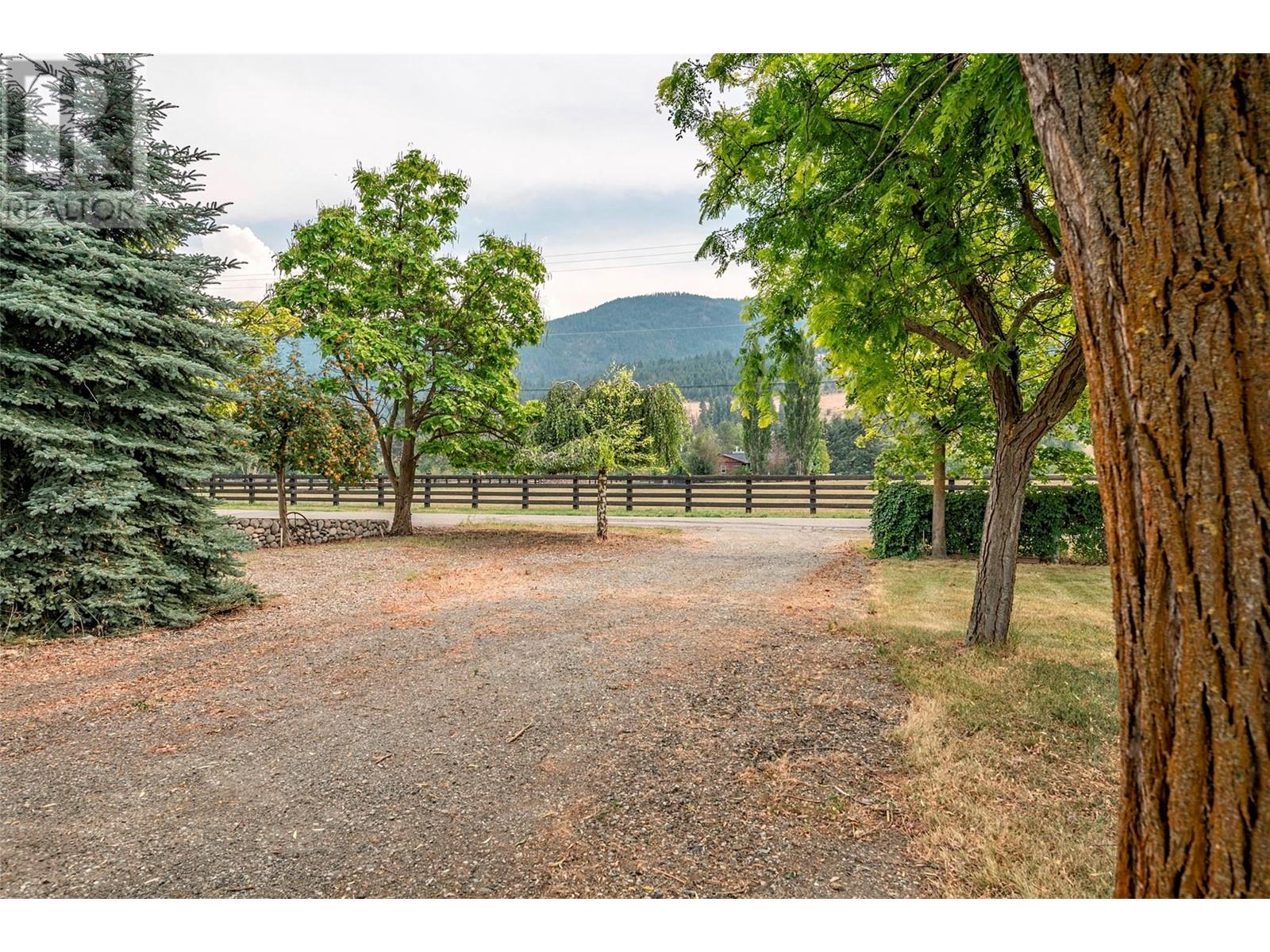 7800 Howe Drive, Coldstream