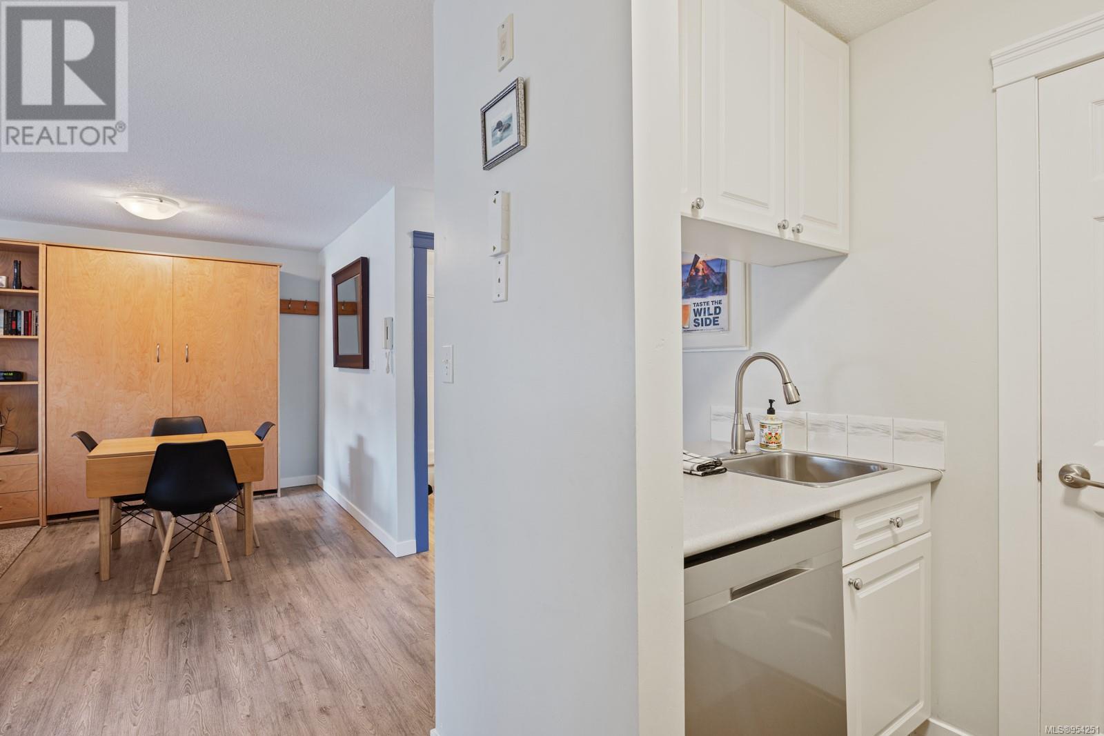305 1105 Henry Rd, Courtenay real estate listing 954251