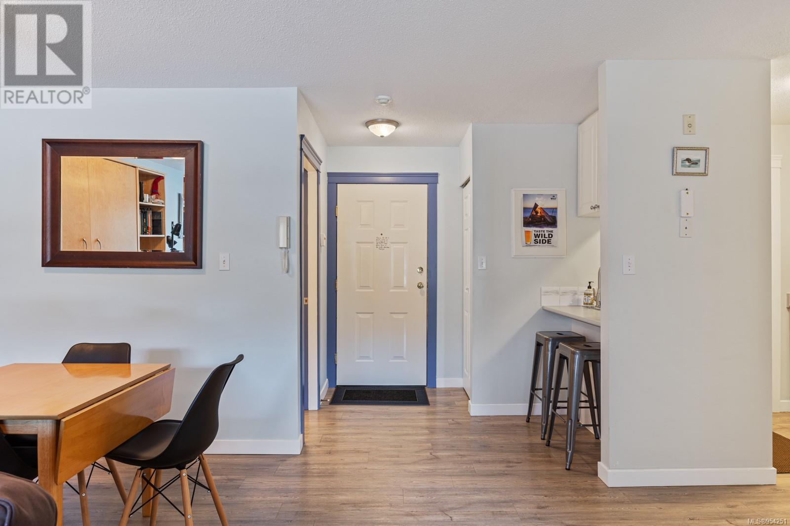 305 1105 Henry Rd, Courtenay real estate listing 954251