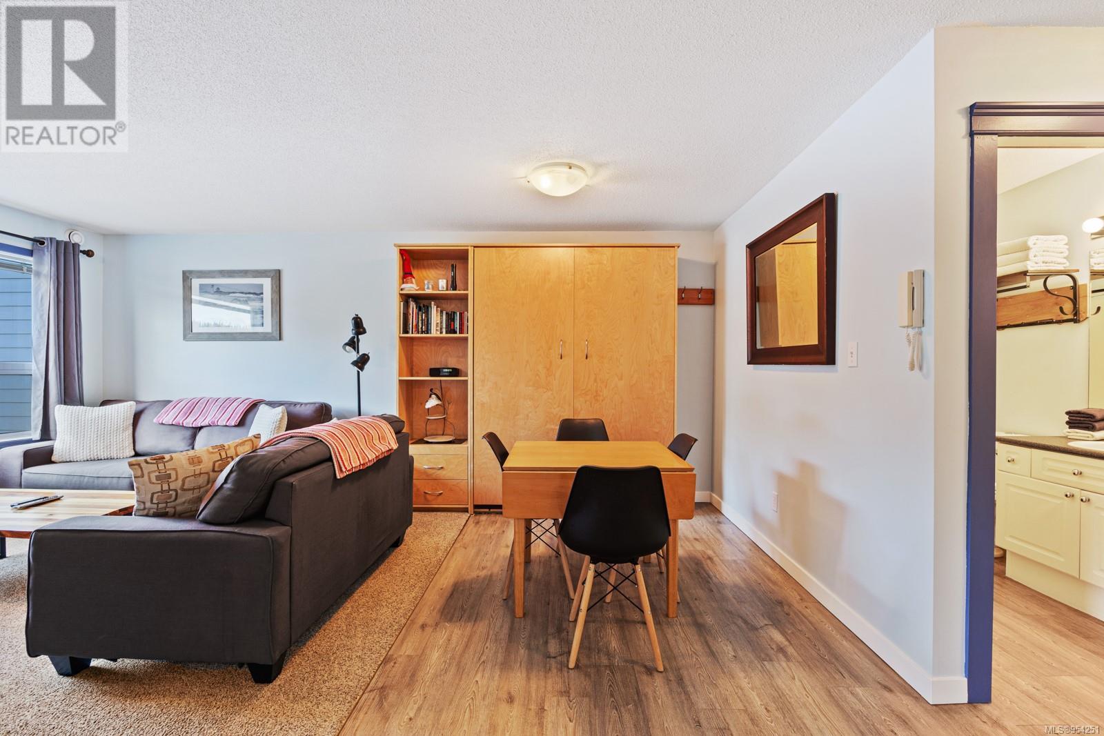 305 1105 Henry Rd, Courtenay real estate listing 954251
