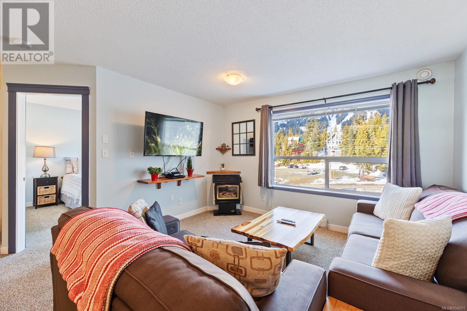 305 1105 Henry Rd, Courtenay real estate listing for sale