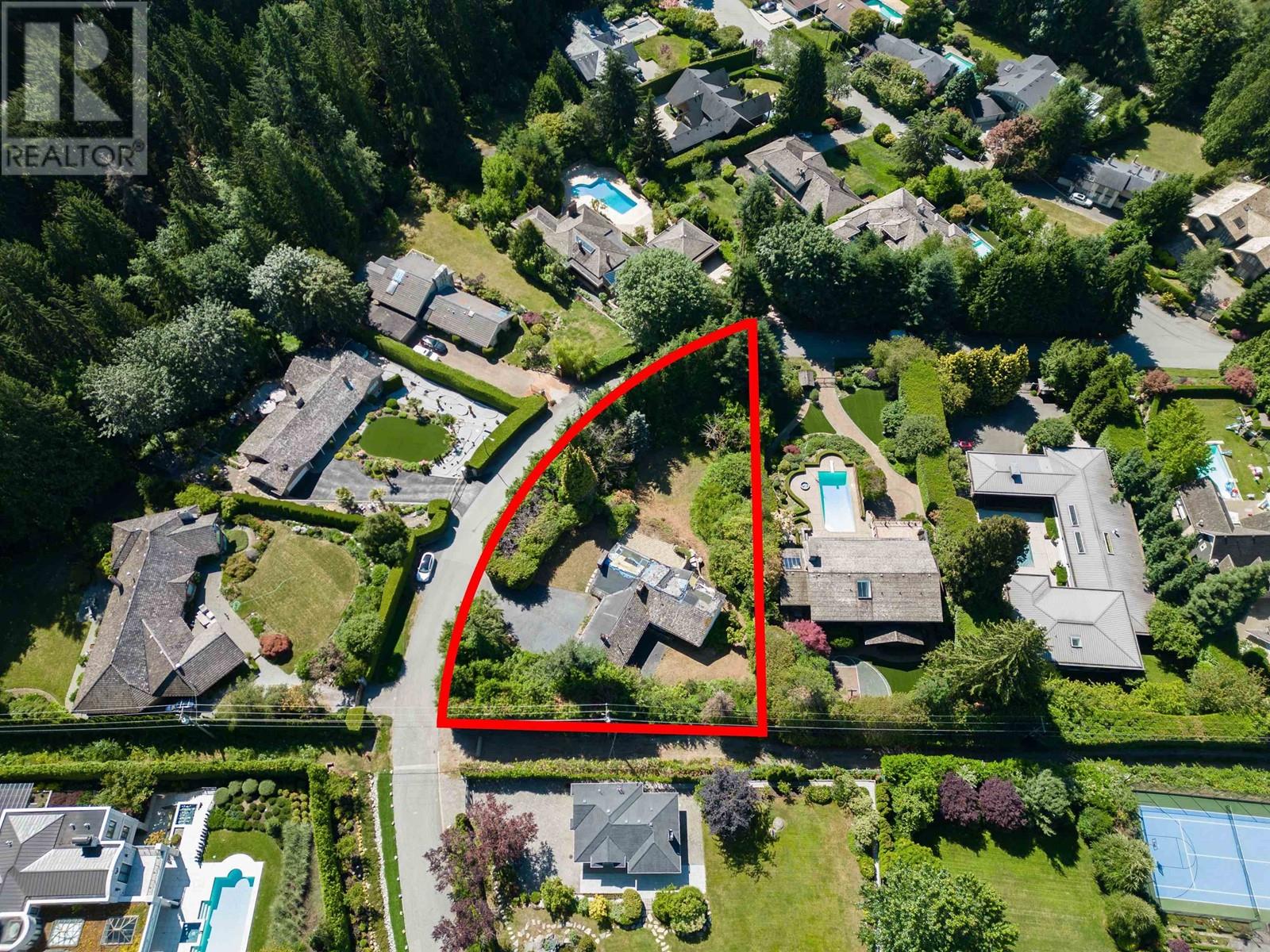635 GLENMAROON ROAD, West Vancouver