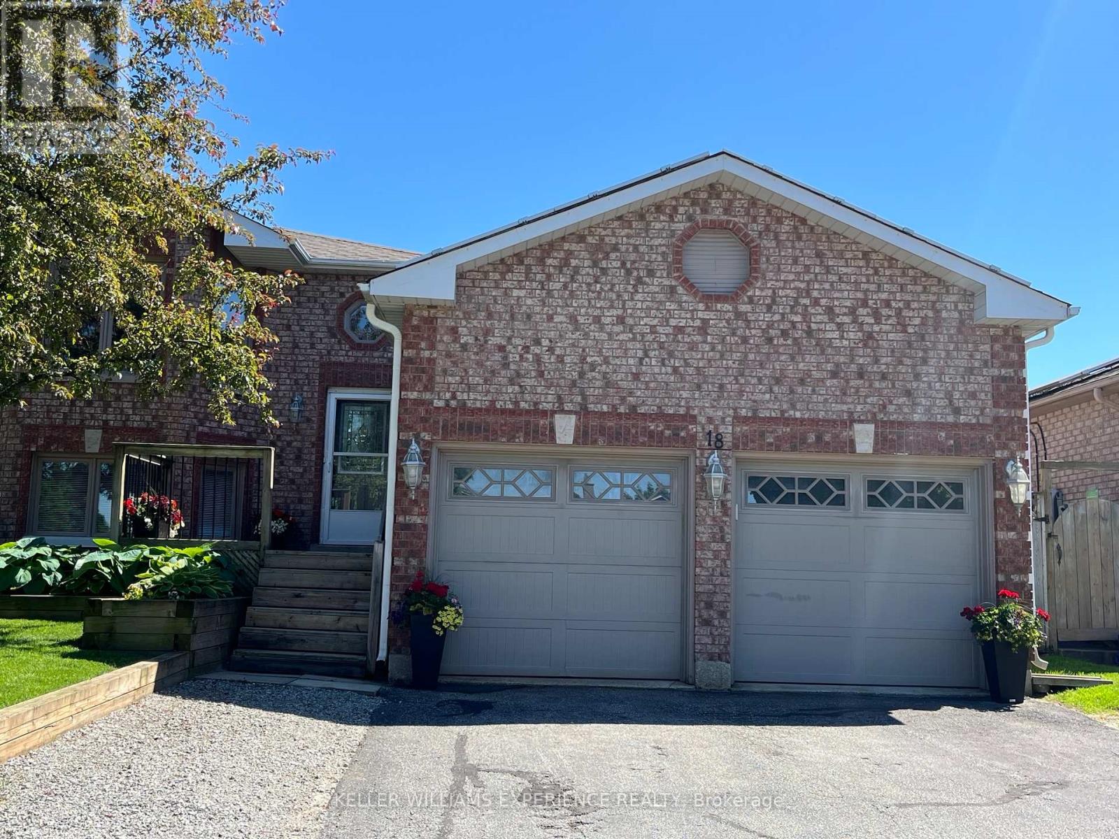 Single Family House Raised bungalow for Sale in  NUGENT COURT Barrie (Northwest) 