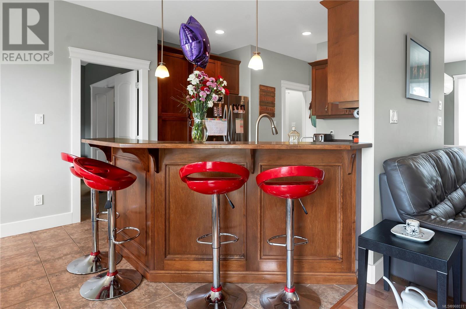 3668 Vermont Pl, Campbell River real estate listing 968031