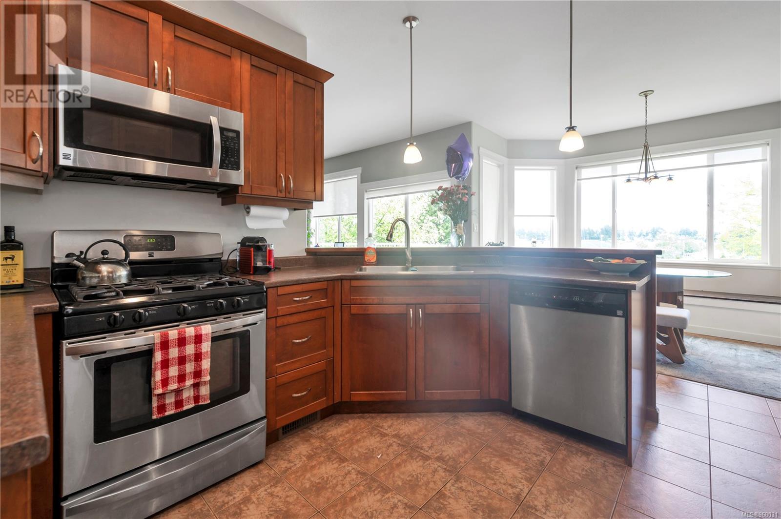 3668 Vermont Pl, Campbell River real estate listing 968031