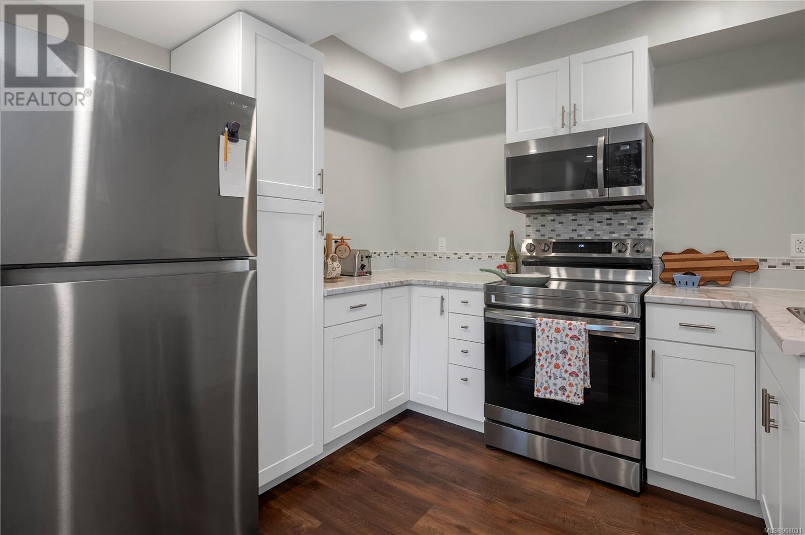 3668 Vermont Pl, Campbell River real estate listing 968031