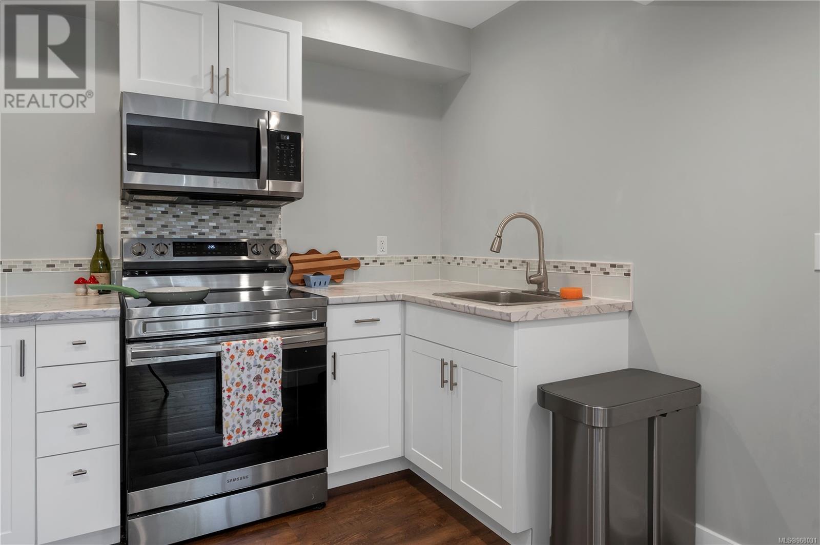 3668 Vermont Pl, Campbell River real estate listing 968031