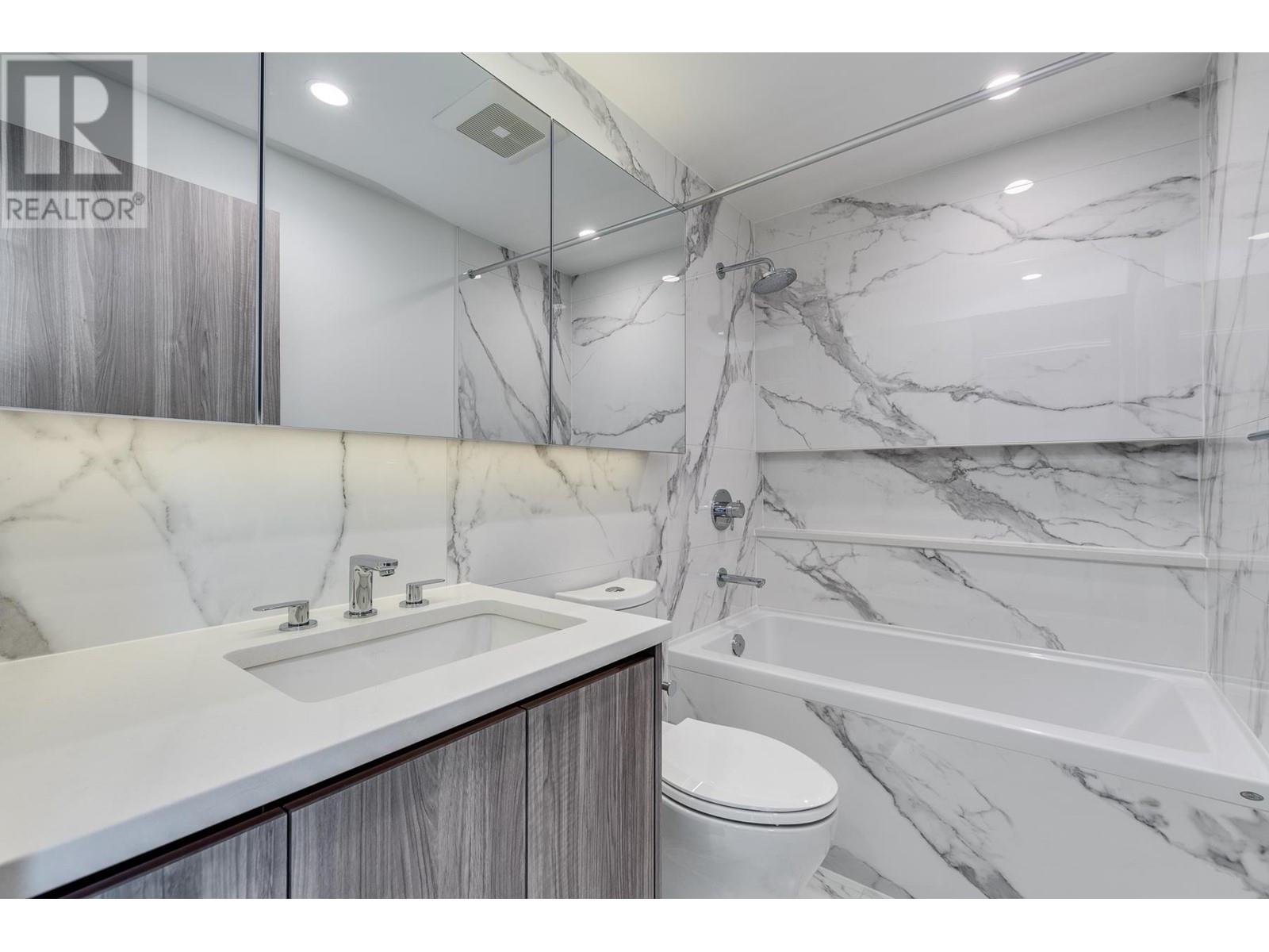 3707 4890 LOUGHEED HIGHWAY, Burnaby