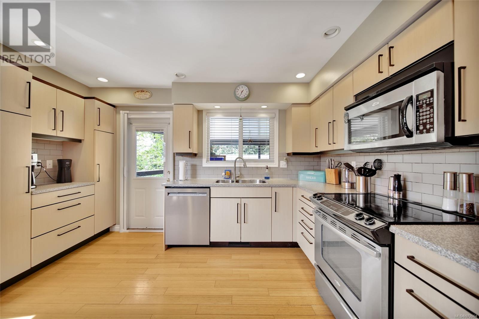 2748 Scafe Rd, Langford real estate listing 972064