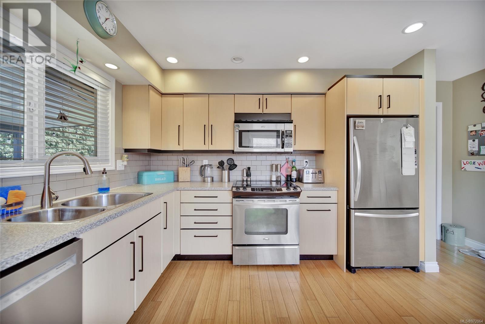 2748 Scafe Rd, Langford real estate listing 972064