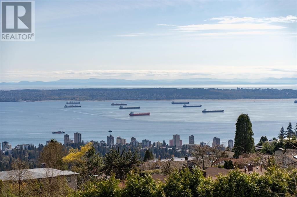 1407 Bramwell Road, West Vancouver