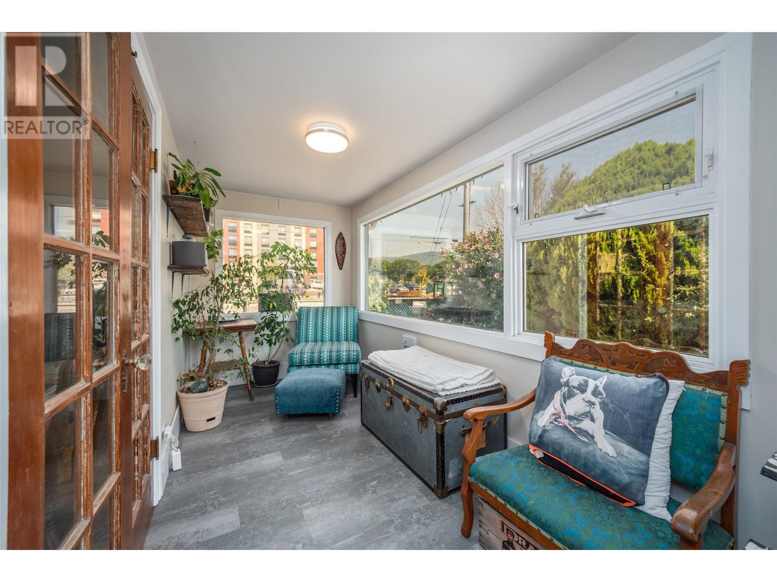 930 Vernon Avenue, Penticton