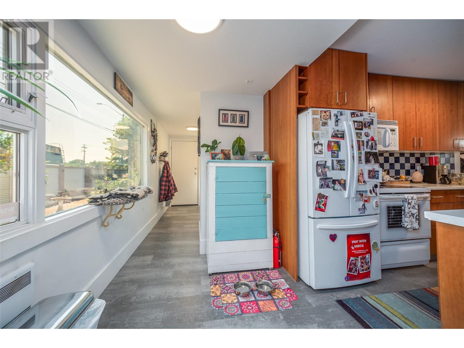 930 Vernon Avenue, Penticton