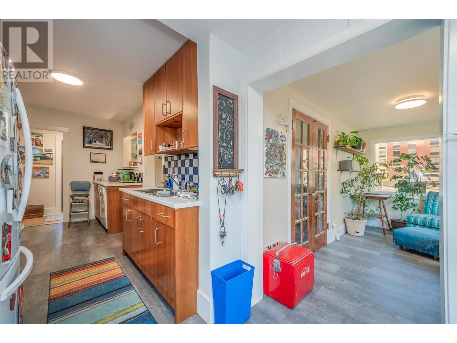 930 Vernon Avenue, Penticton