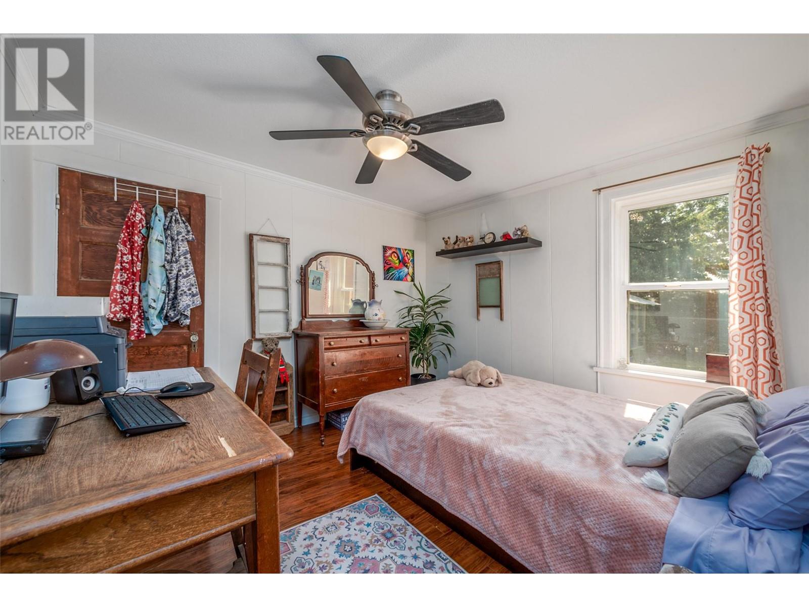 930 Vernon Avenue, Penticton