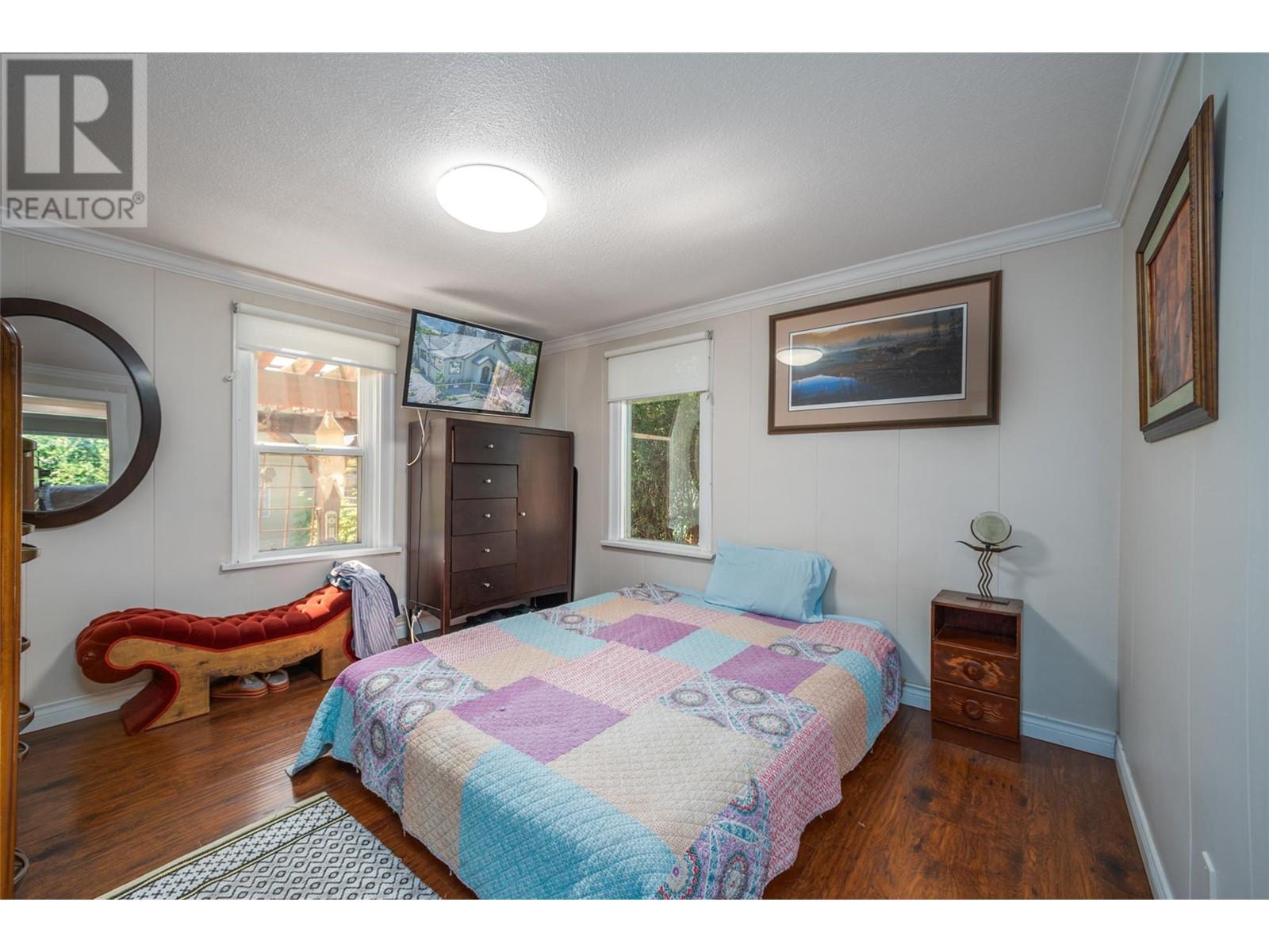 930 Vernon Avenue, Penticton