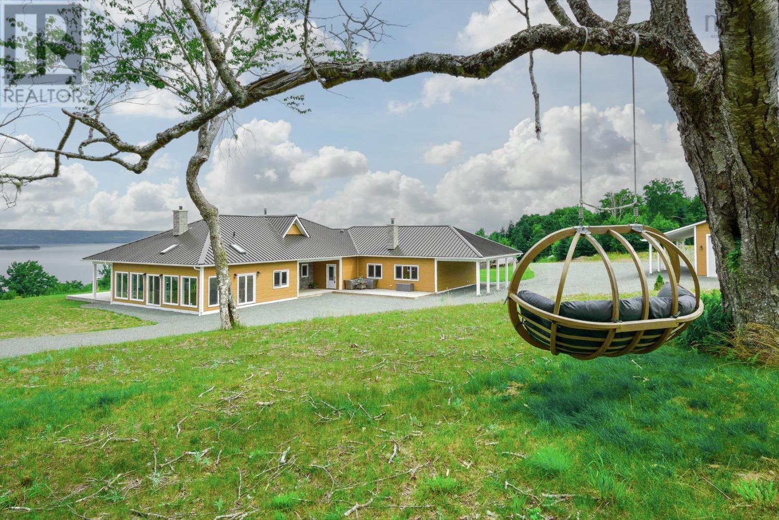 11 & 23 Golden View Dr, St George's Channel