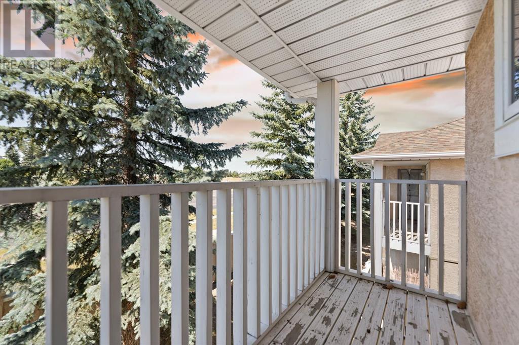 Single Family House for Sale in   Sandarac Drive NW Sandstone Valley Calgary 