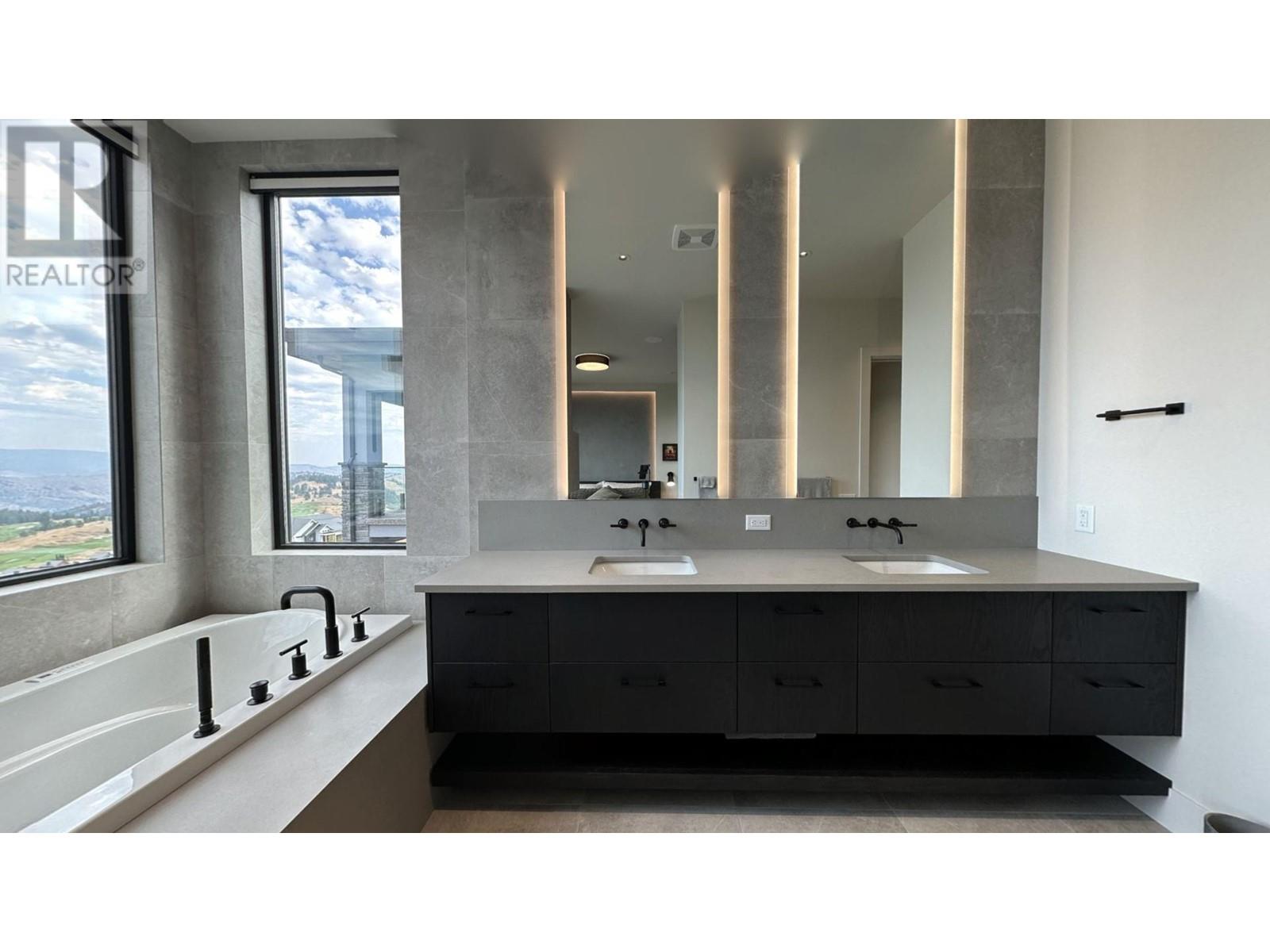 Photo 18 of 224 Diamond Way, Vernon BC