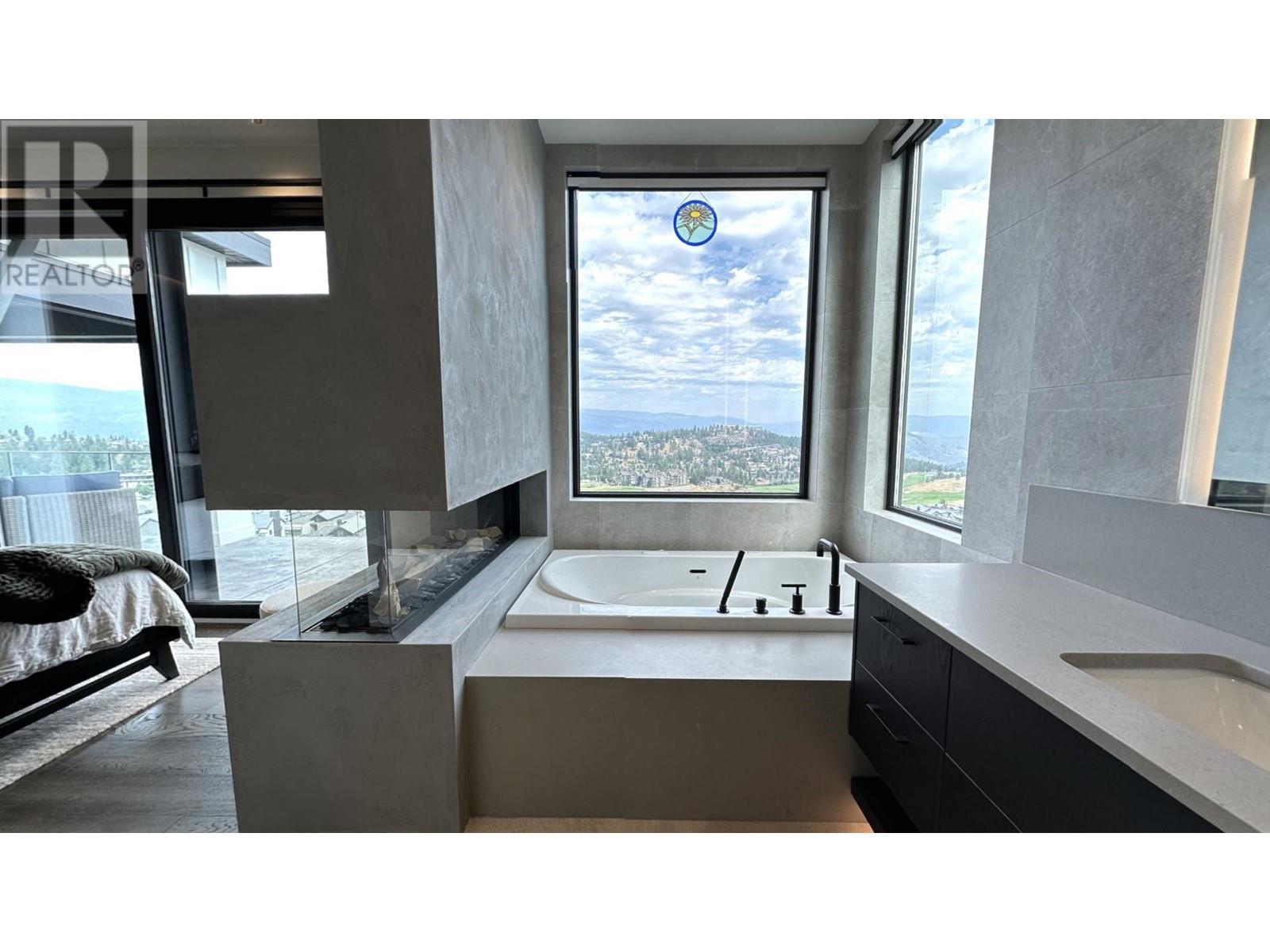 Photo 21 of 224 Diamond Way, Vernon BC