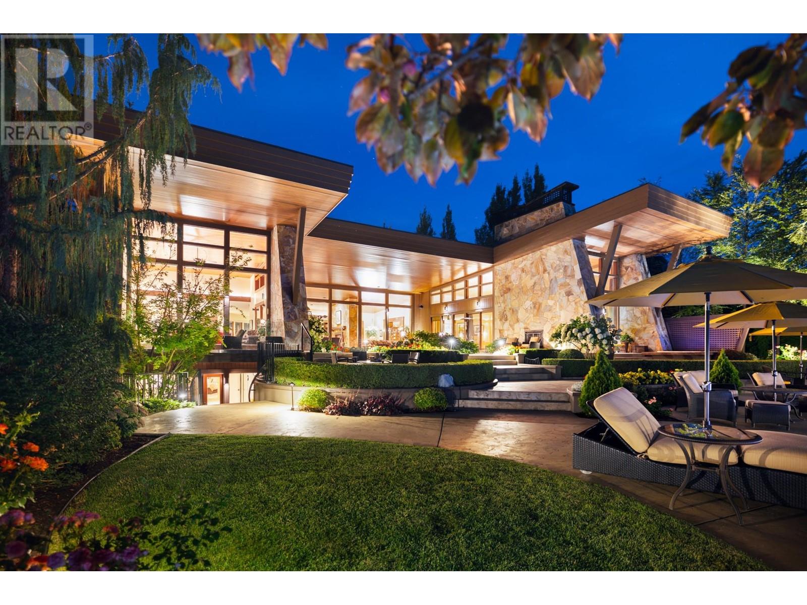  704 Barnaby Road, Kelowna