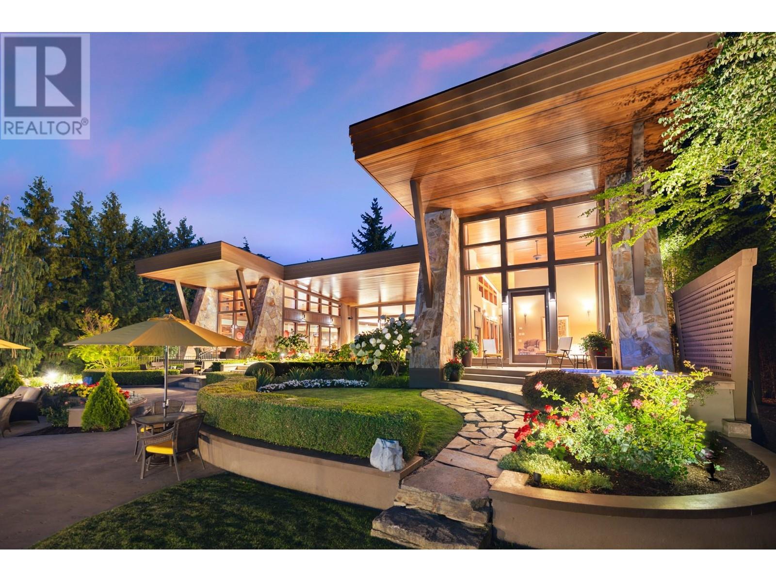  704 Barnaby Road, Kelowna
