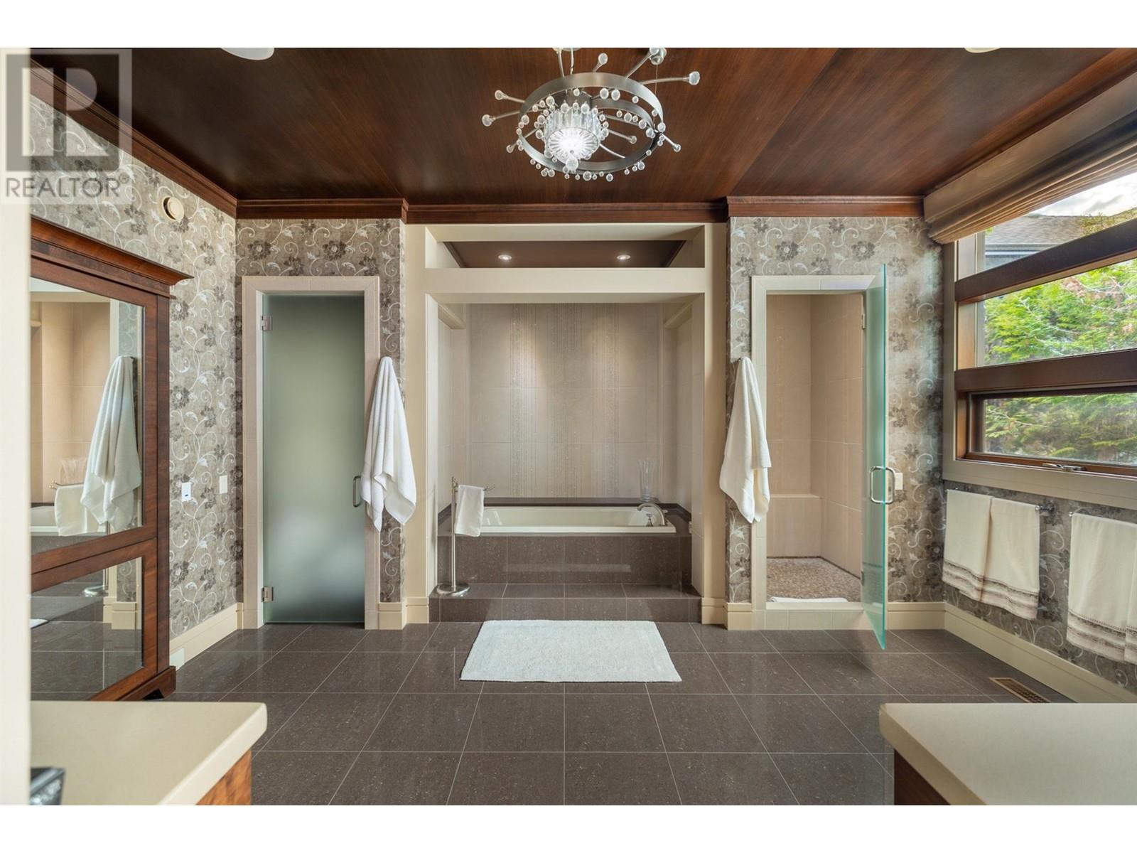 704 Barnaby Road, Kelowna