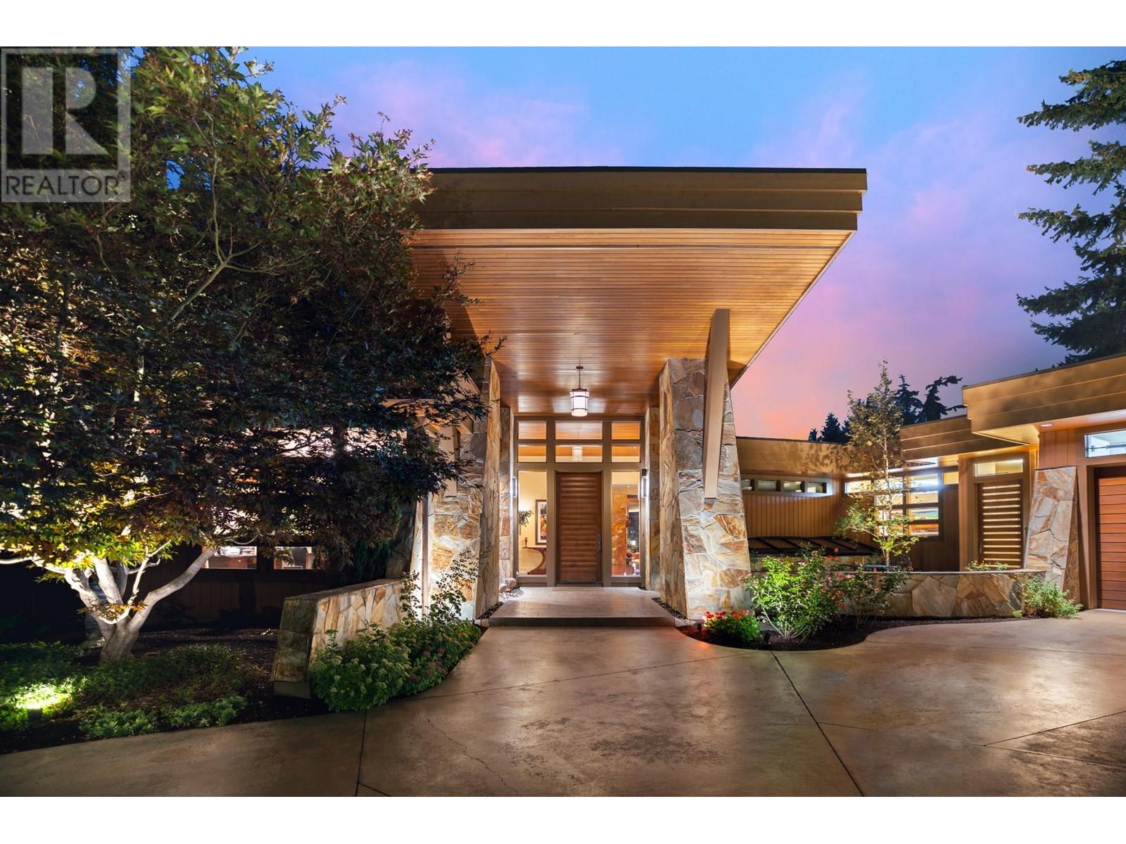  704 Barnaby Road, Kelowna