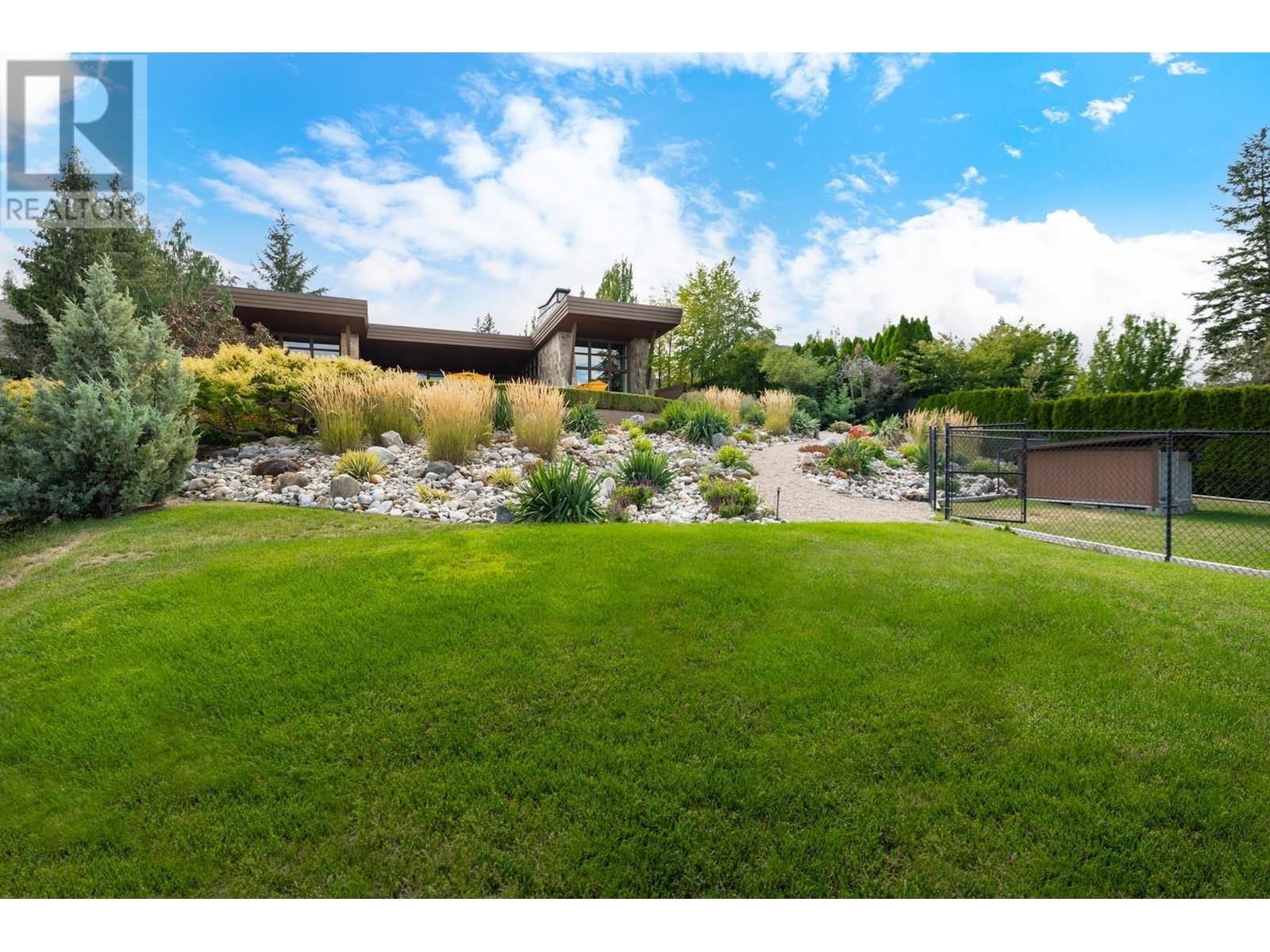  704 Barnaby Road, Kelowna