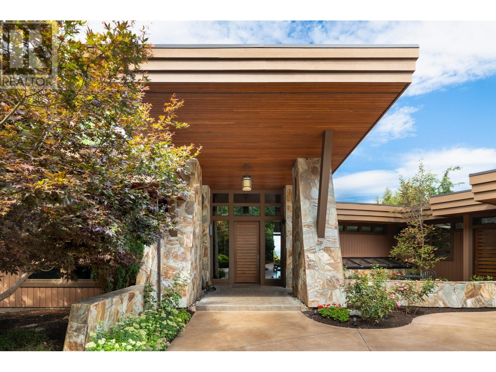  704 Barnaby Road, Kelowna
