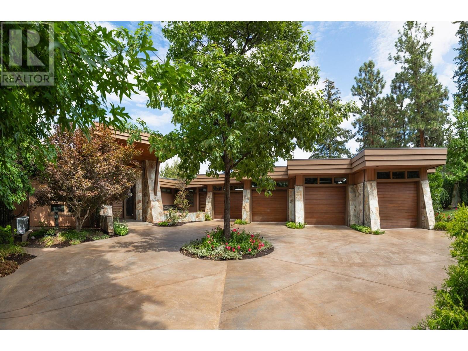  704 Barnaby Road, Kelowna