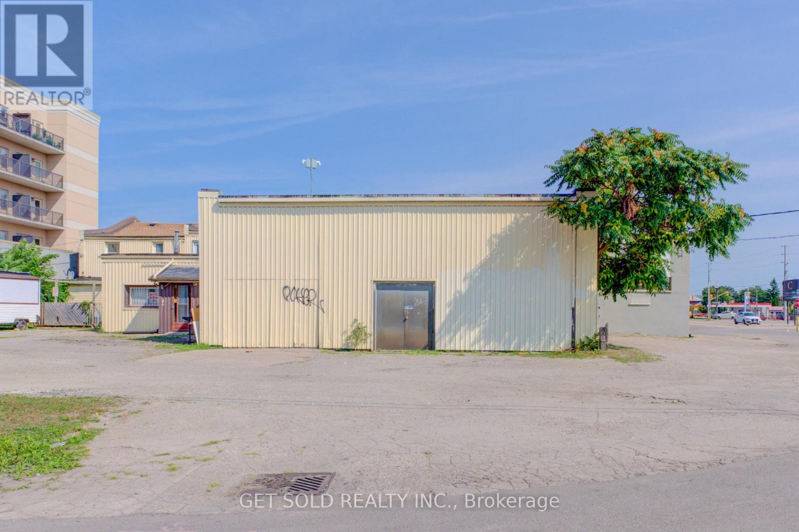 279 COLBORNE STREET E - 12
