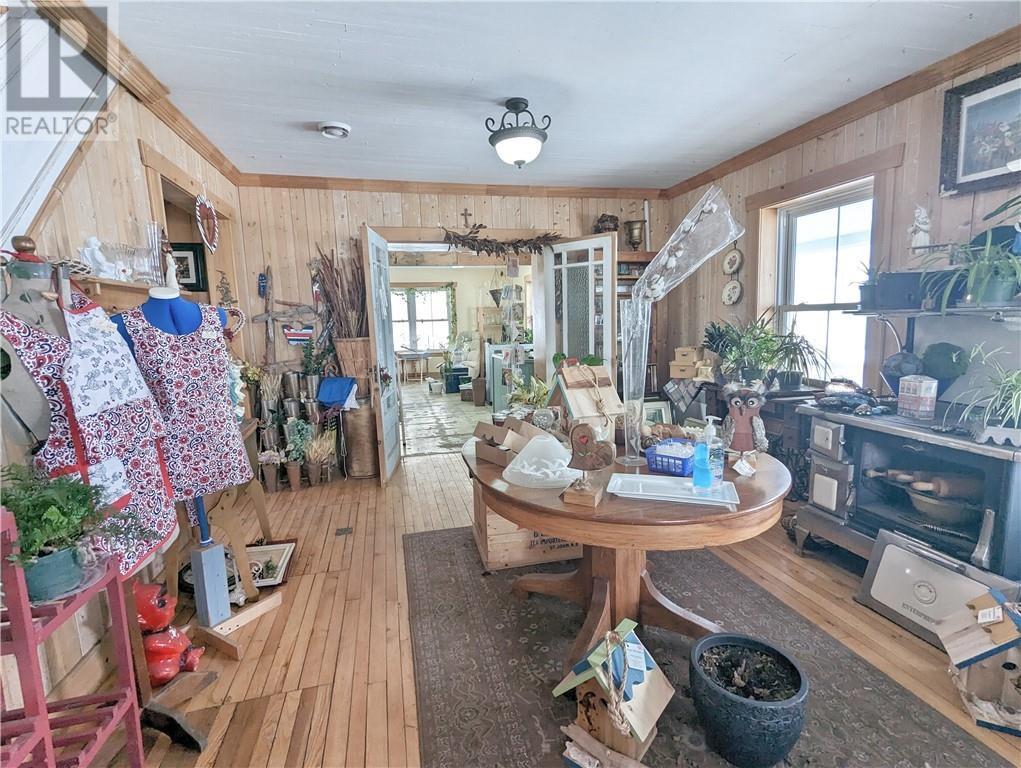 Photo 10 of 142 Bd St Pierre E, Caraquet NB