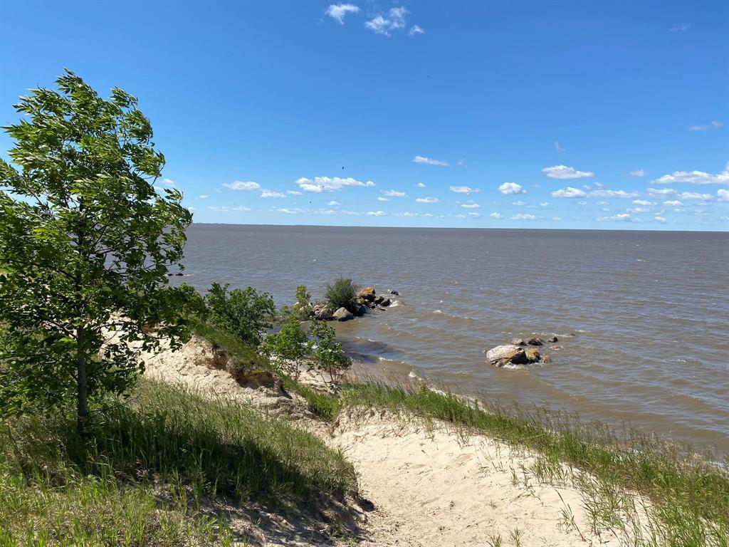 Photo 3 of 62 Sunset Bay, Sunset Beach MB
