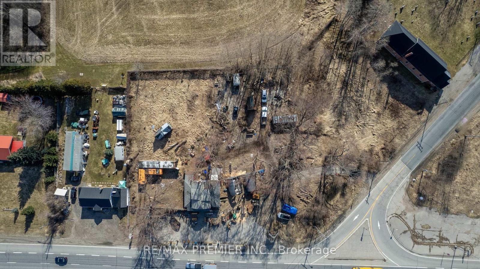 Photo 5 of 8665 Hwy 11, Severn ON