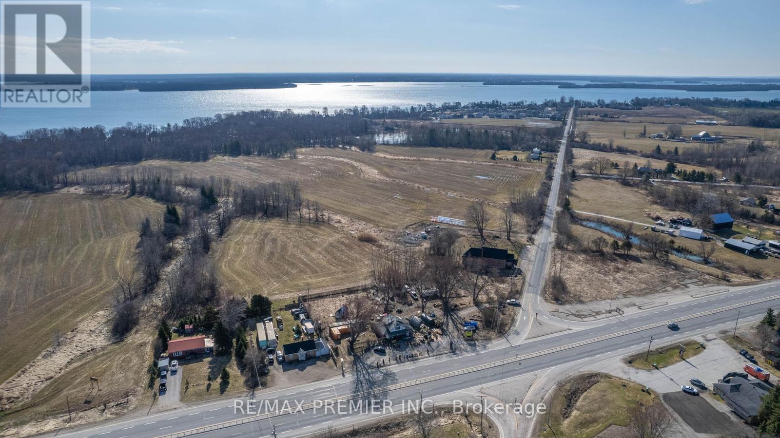 Photo 7 of 8665 Hwy 11, Severn ON