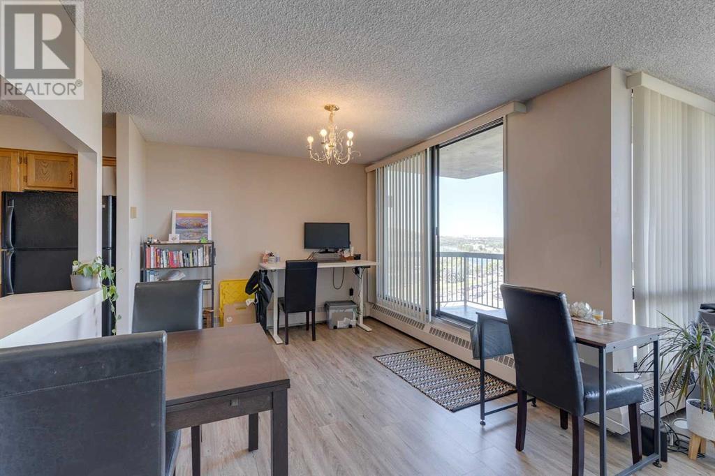 Single Family House High rise for Sale in   Point Mckay Crescent NW Point McKay Calgary 