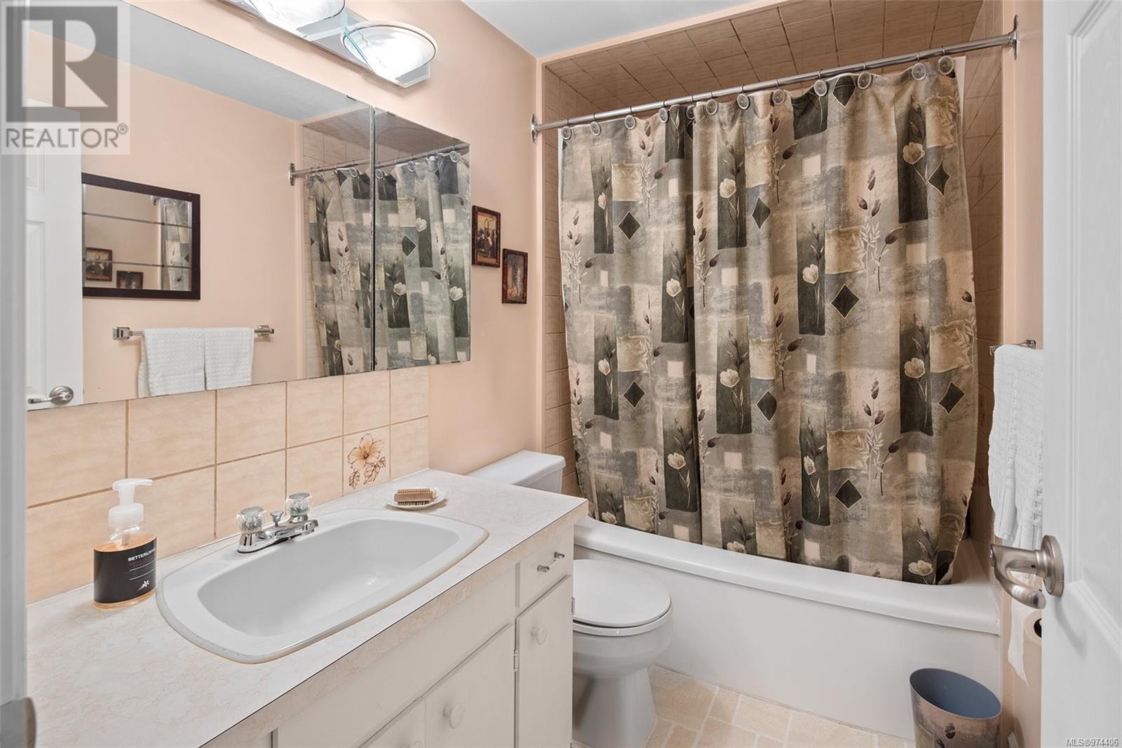 791 Gwendolynn Dr, Langford real estate listing 974406