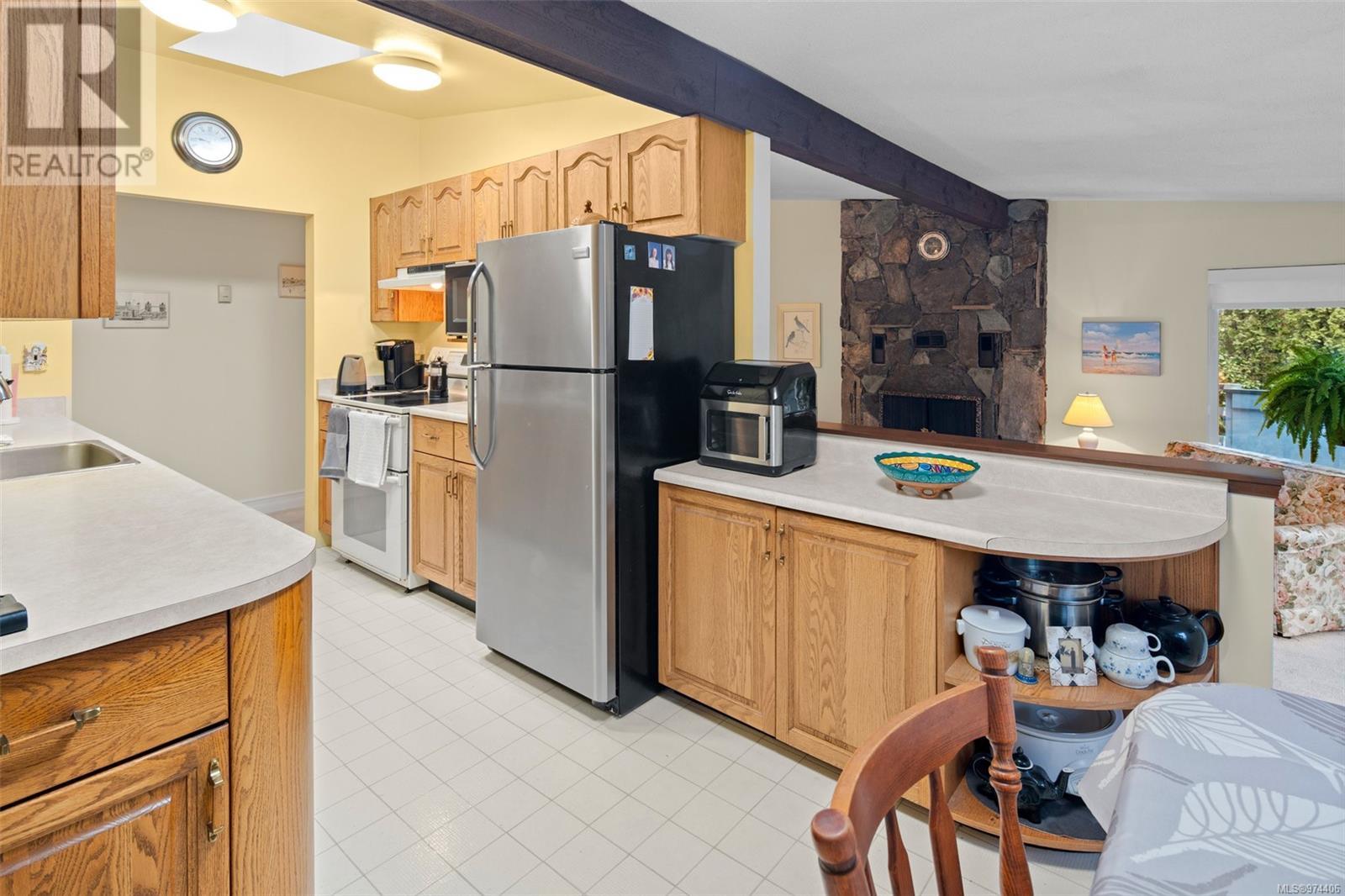 791 Gwendolynn Dr, Langford real estate listing 974406