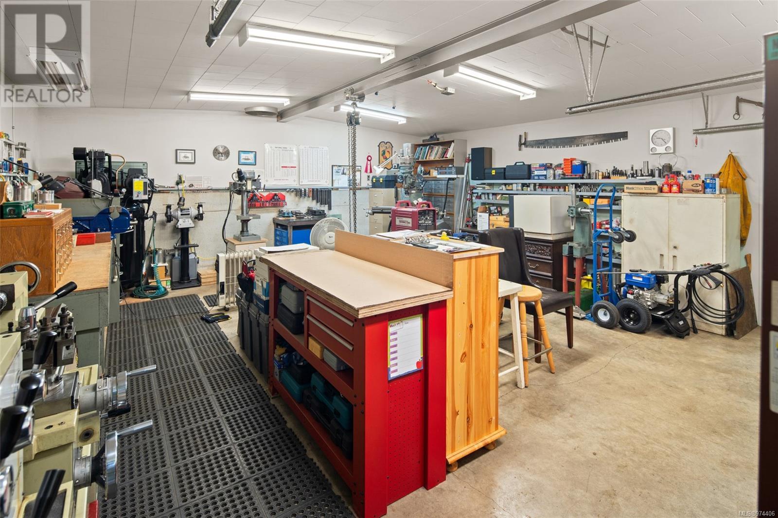 791 Gwendolynn Dr, Langford real estate listing 974406