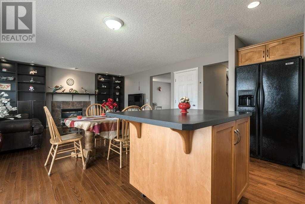 Single Family House for Sale in  Millrise Square SW Millrise Calgary 