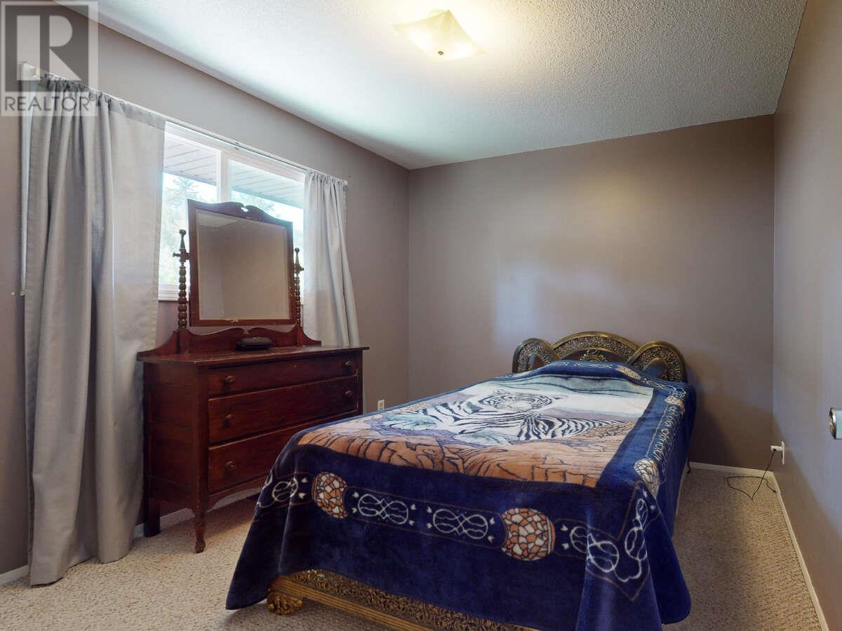 13608 Rumball Avenue, Summerland