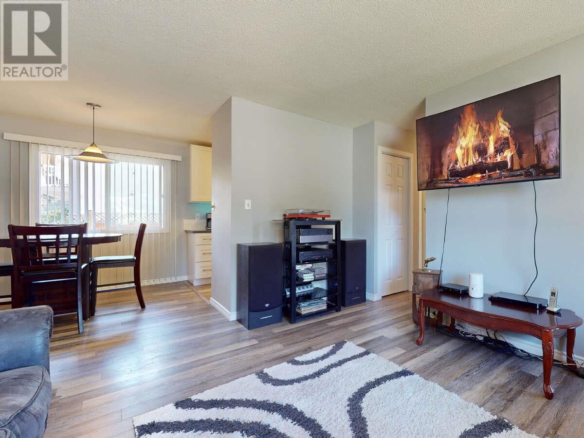 13608 Rumball Avenue, Summerland