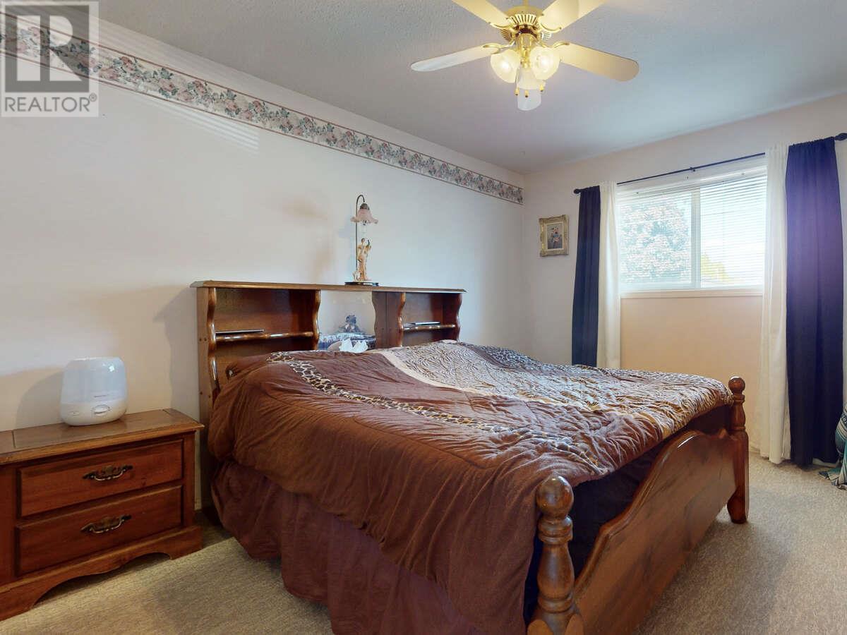 13608 Rumball Avenue, Summerland